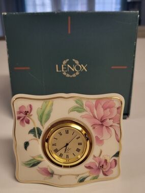 GREAT MOTHER'S DAY GIFT!!! New With Box Lenox Barrington Cream Floral Clock